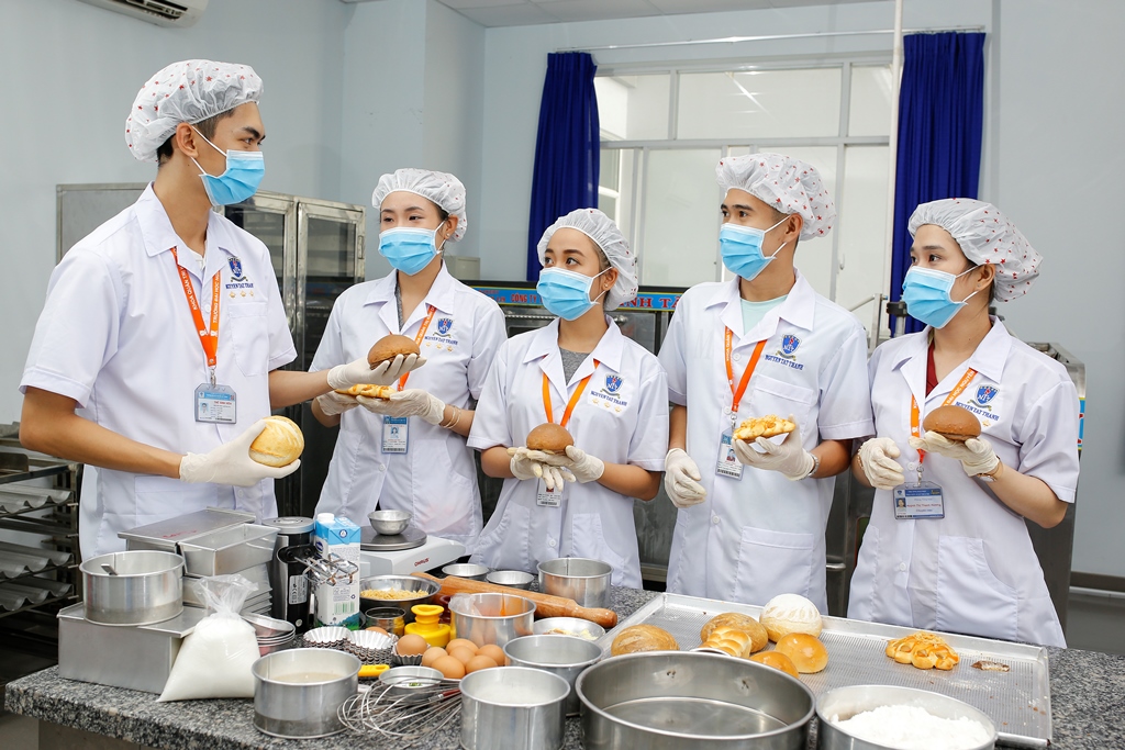 ky thuat cong nghe nhom nganh hoc hai ra tien trong ky nguyen 4 0